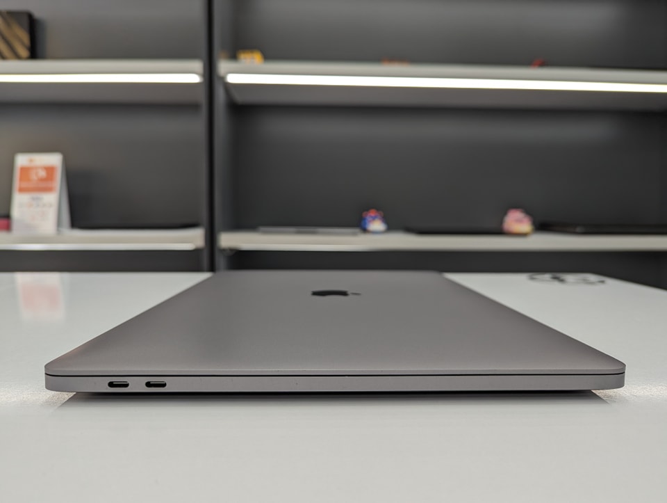 Macbook Pro 16 2019, 16