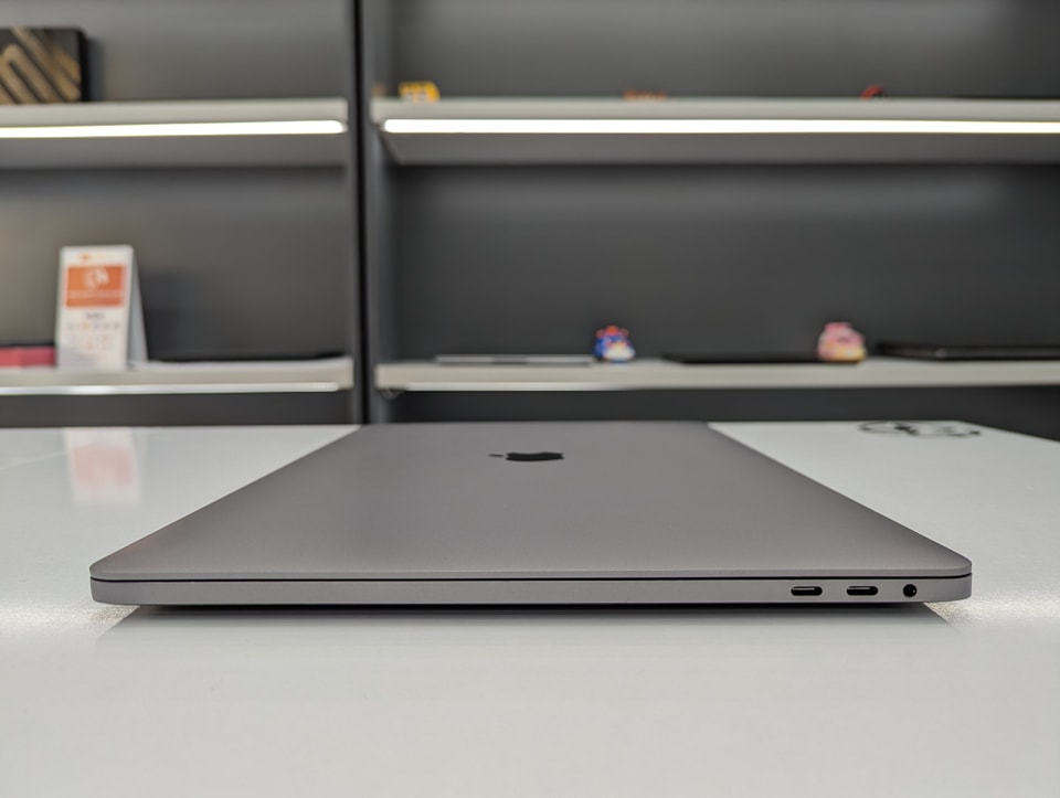 Macbook Pro 16 2019, 16