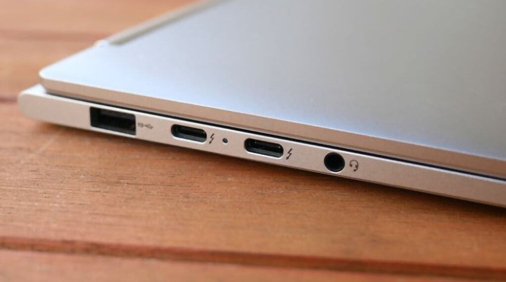 Lenovo Yoga 9i trang bị đầy đủ cổng kết nối