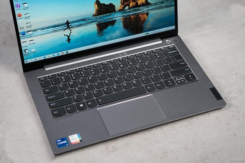 Bàn phím dễ làm quen của Lenovo ThinkBook 13s