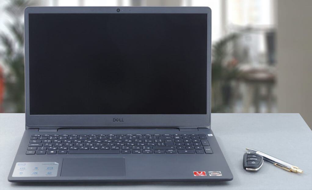 Bàn phím fullsize hỗ trợ nhập liệu tốt