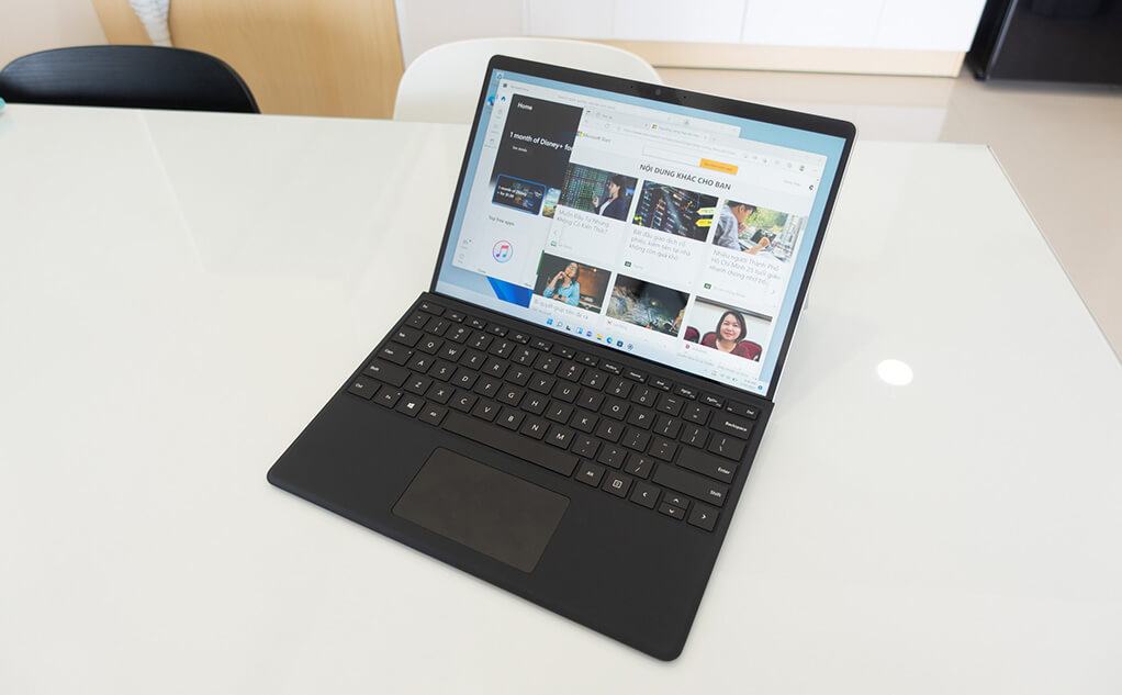 Màn hình cực đẹp của Surface Pro 8